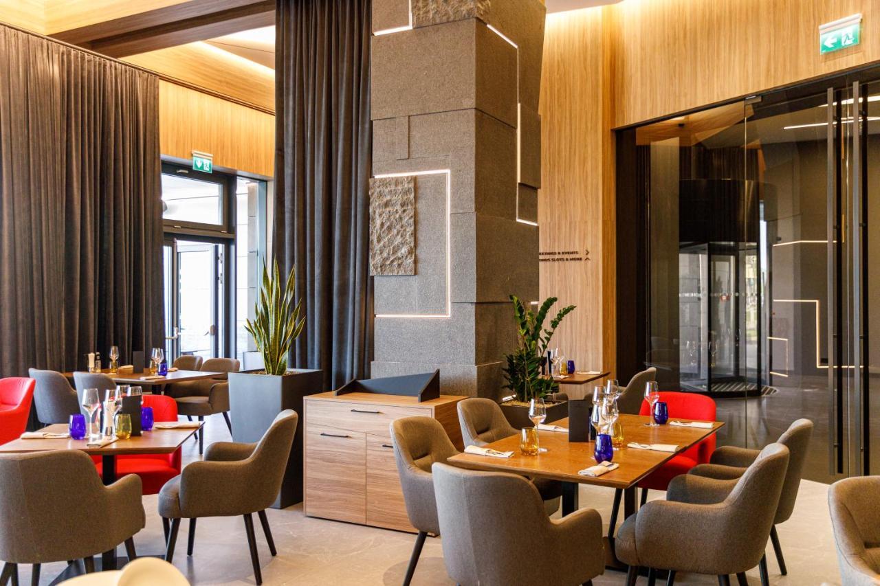 Qosmo Brasov Hotel Экстерьер фото