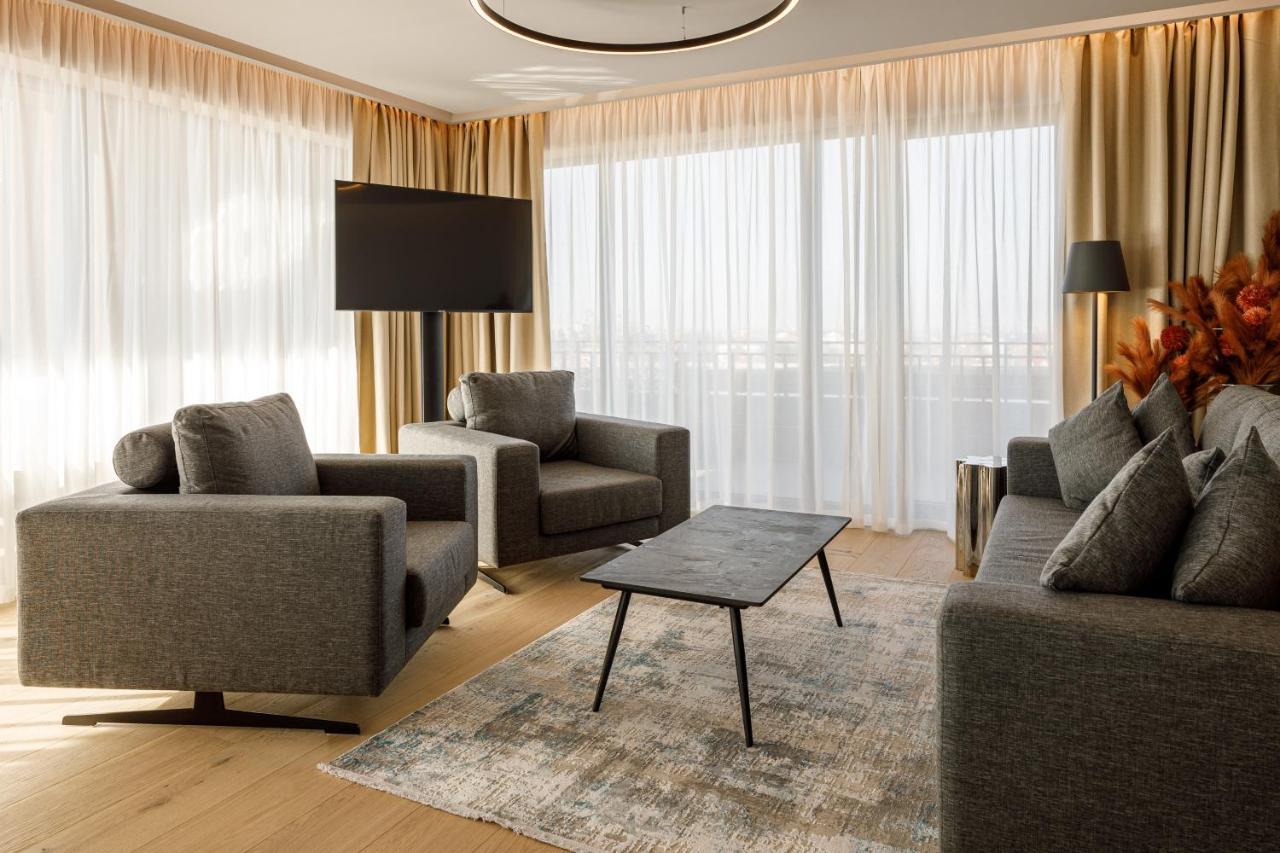 Qosmo Brasov Hotel Экстерьер фото