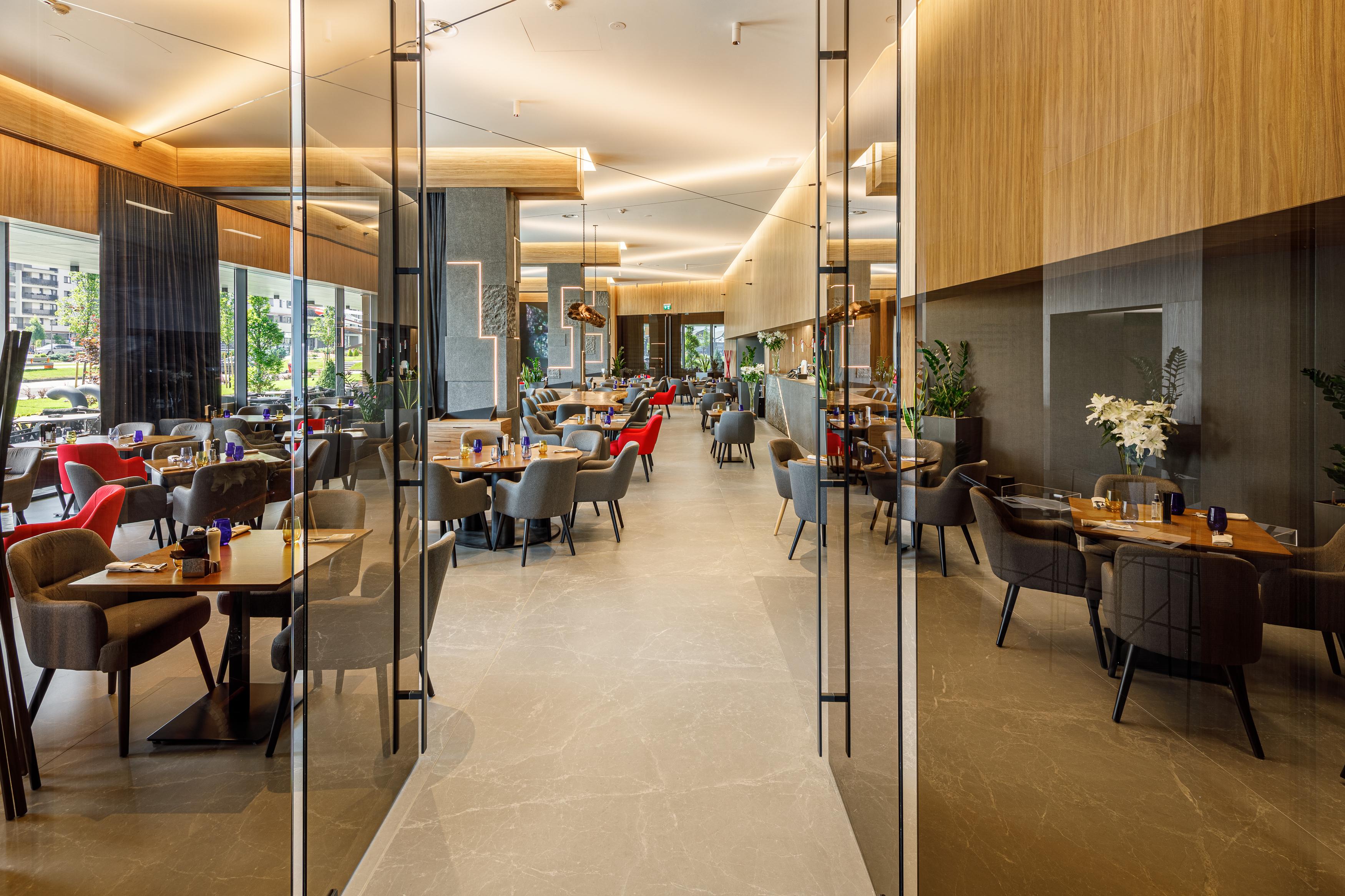 Qosmo Brasov Hotel Экстерьер фото