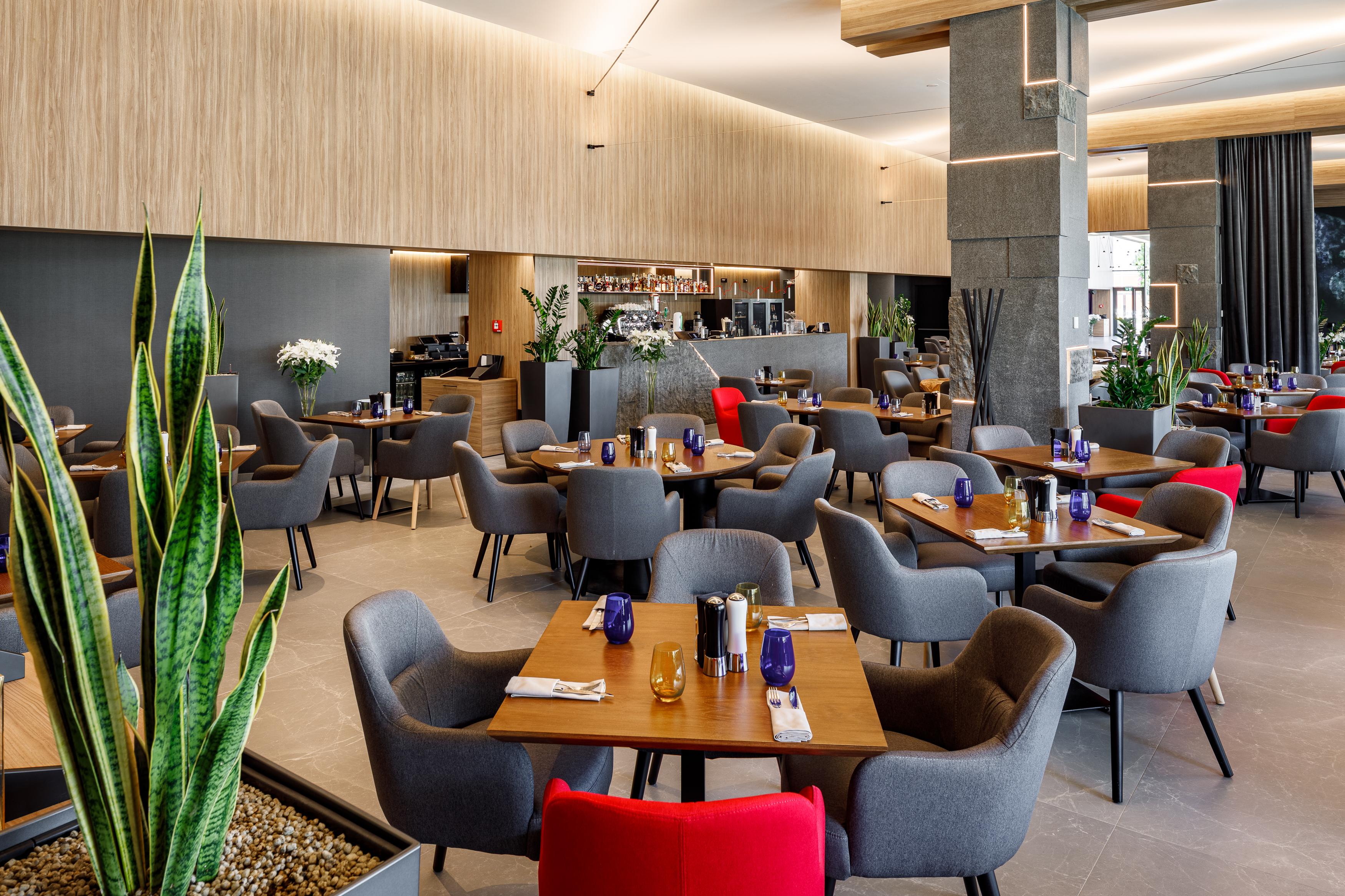 Qosmo Brasov Hotel Экстерьер фото